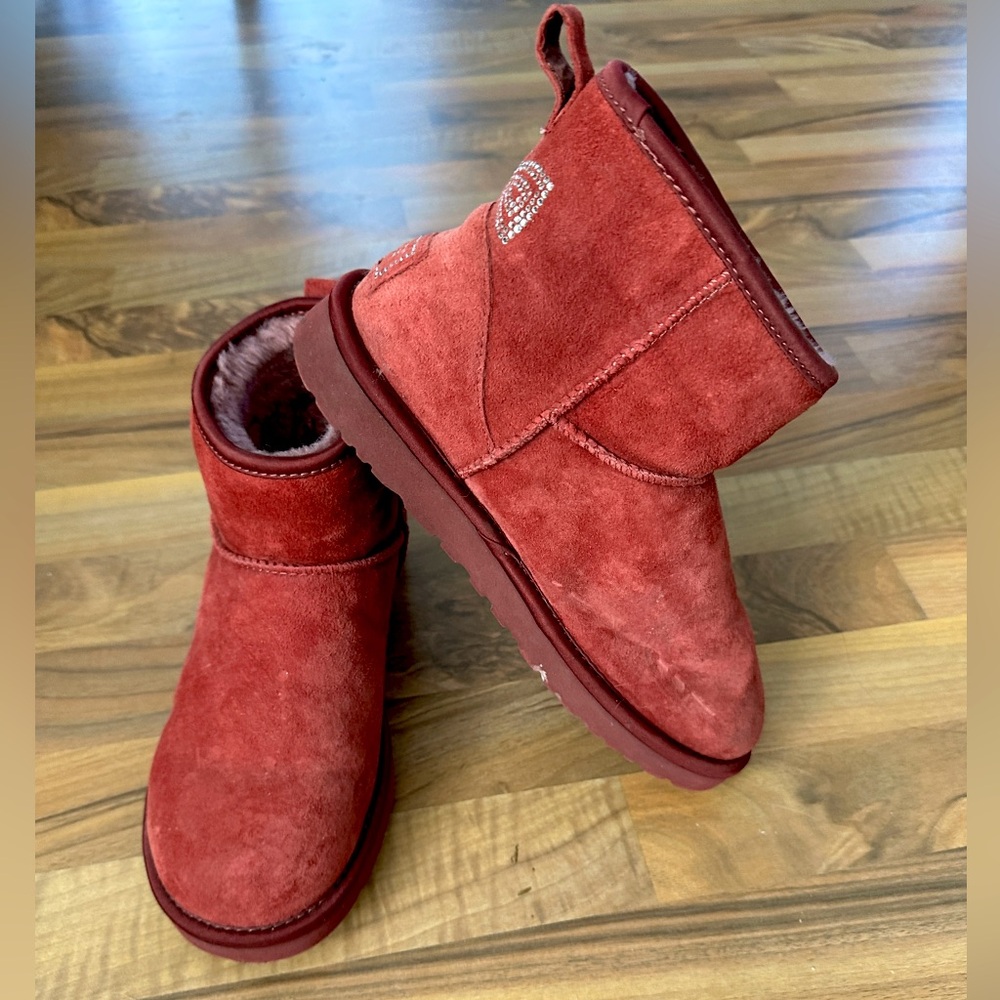 UGG Mini Boot II Rasberry Pink (Oxblood) Rhinestone Bow